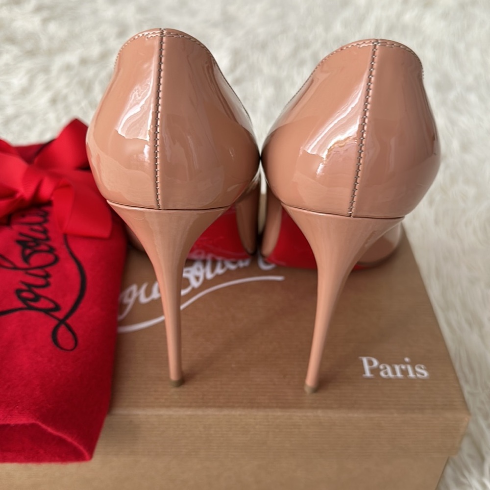 Christian Louboutin Corneille 100 Patent Nude Heels - Picture 7 of 9